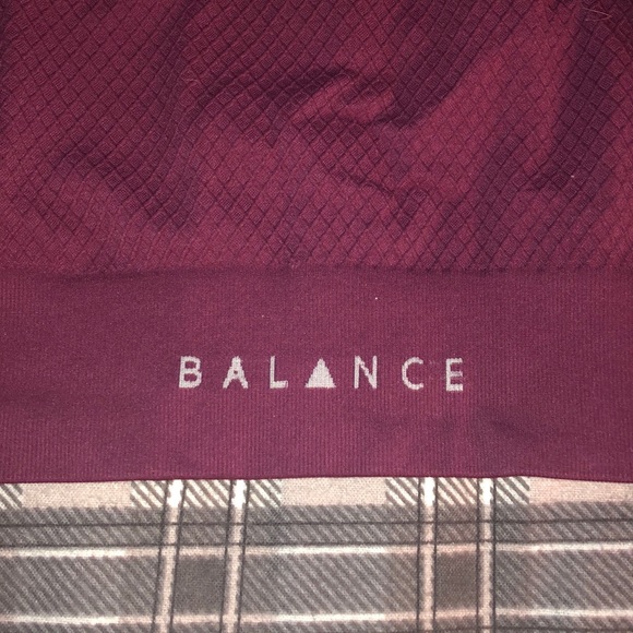 Balance Athletica Quartz Amethyst Energy Crop - Picture 2 of 3